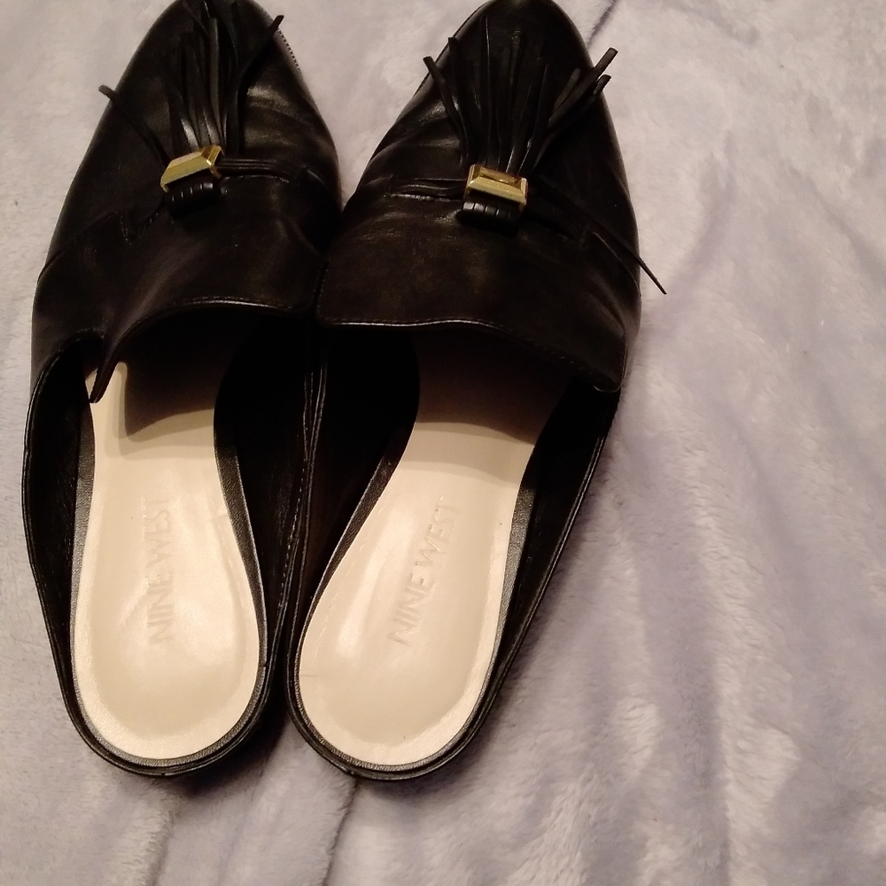 Shoes - Picture 2 of 3